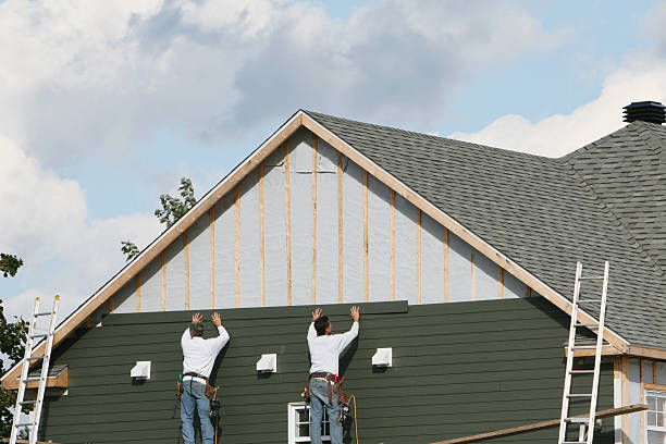 Professional Siding technician working in Minerva, OH